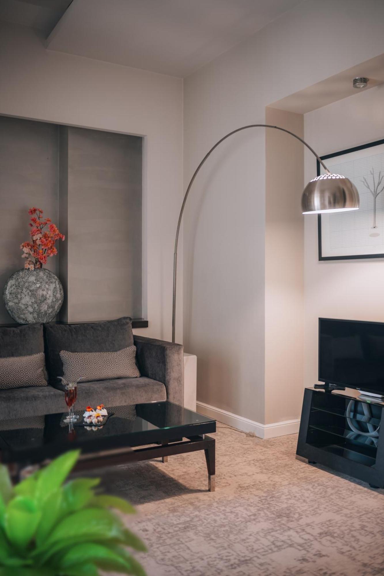 Boutique Townhouse 27 Hotel 4*